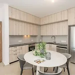 Kalamon Luxury 202 W Pool And Gym *