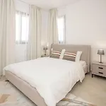 Kalamon Luxury 202 W Pool And Gym * لارنكا