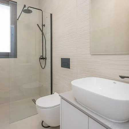 Appartement Kalamon Luxury 202 W Pool And Gym Larnaca