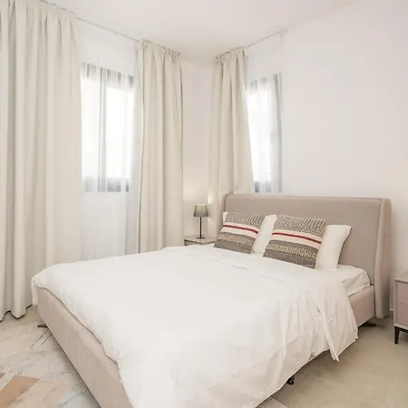 Appartement Kalamon Luxury 202 W Pool And Gym Larnaca