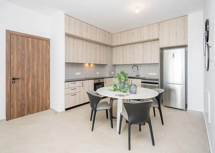 Kalamon Luxury 202 W Pool And Gym *