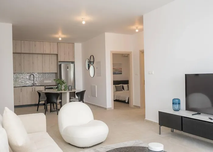 Kalamon Luxury 202 W Pool And Gym ラルナカ